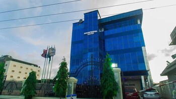 mountroyal centre hotel and suites