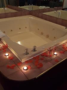 Stone Creek Inn,,3 star