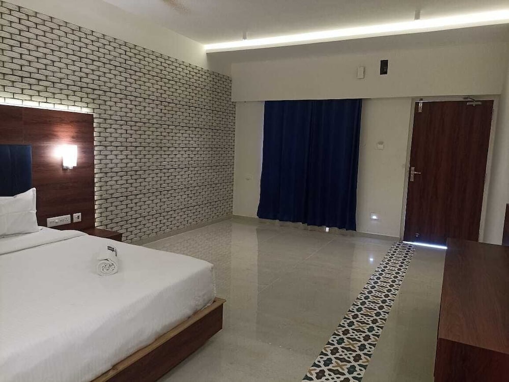 bandipur heritage village resort