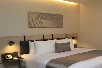 city express plus by marriott monterrey centro