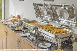 Itsy Hotels Krishna Residency, Govardhan Chauraha,,3 star