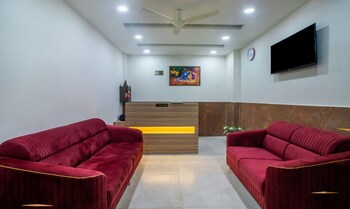 itsy hotels krishna residency govardhan chauraha