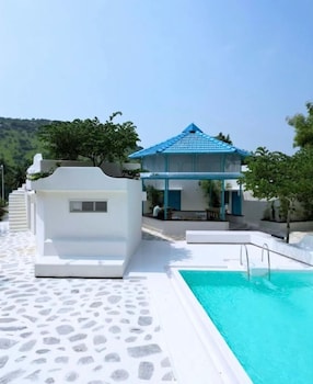 Wellnest Farm Retreat,,3 star