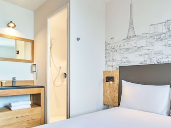 greet hotel paris porte de la chapelle arena