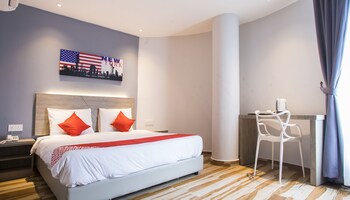 hotel o gs hotels near strand mall