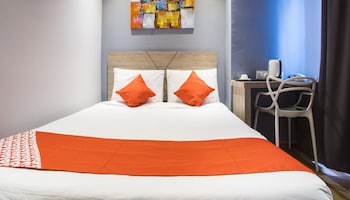 hotel o gs hotels near strand mall