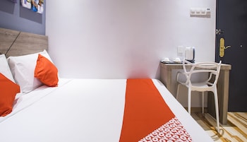 hotel o gs hotels near strand mall