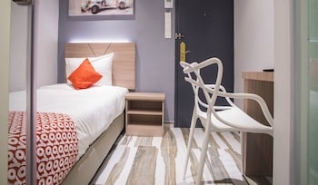 hotel o gs hotels near strand mall