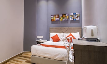 hotel o gs hotels near strand mall