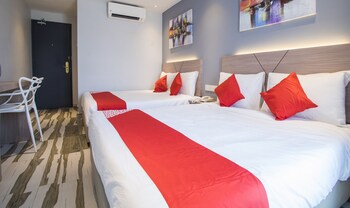 hotel o gs hotels near strand mall