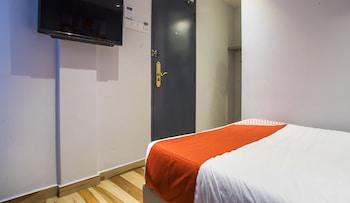 hotel o gs hotels near strand mall