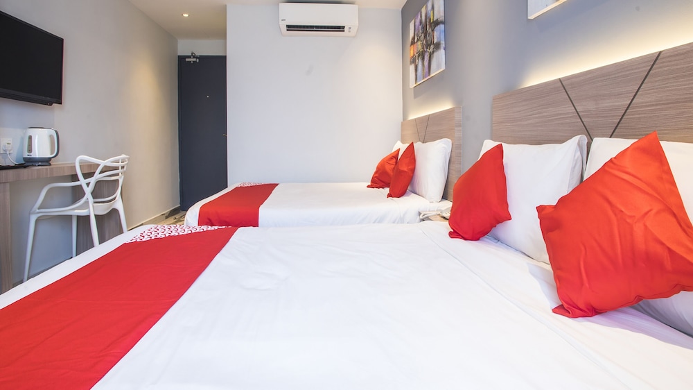 hotel o gs hotels near strand mall