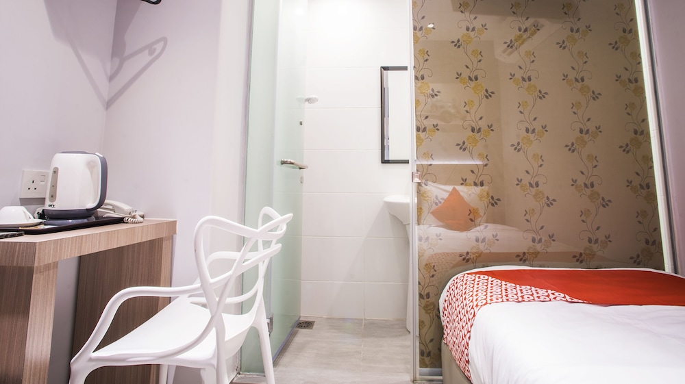 hotel o gs hotels near strand mall