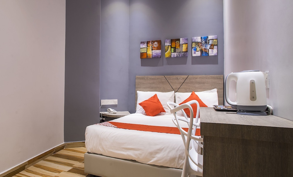 hotel o gs hotels near strand mall