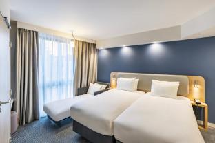 holiday inn express paris poissy