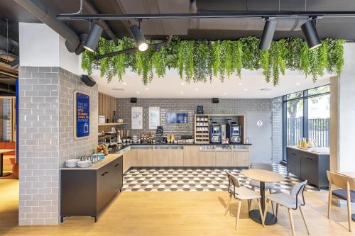 holiday inn express paris poissy