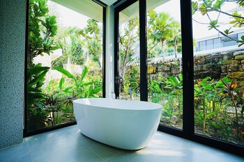 kiwuki beachfront villa
