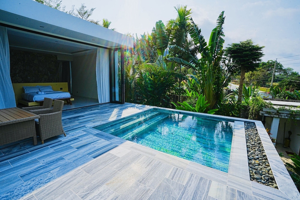 kiwuki beachfront villa