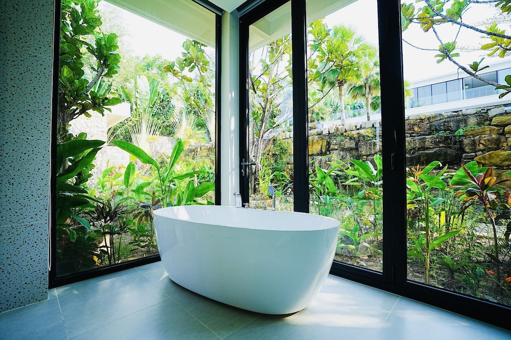 kiwuki beachfront villa
