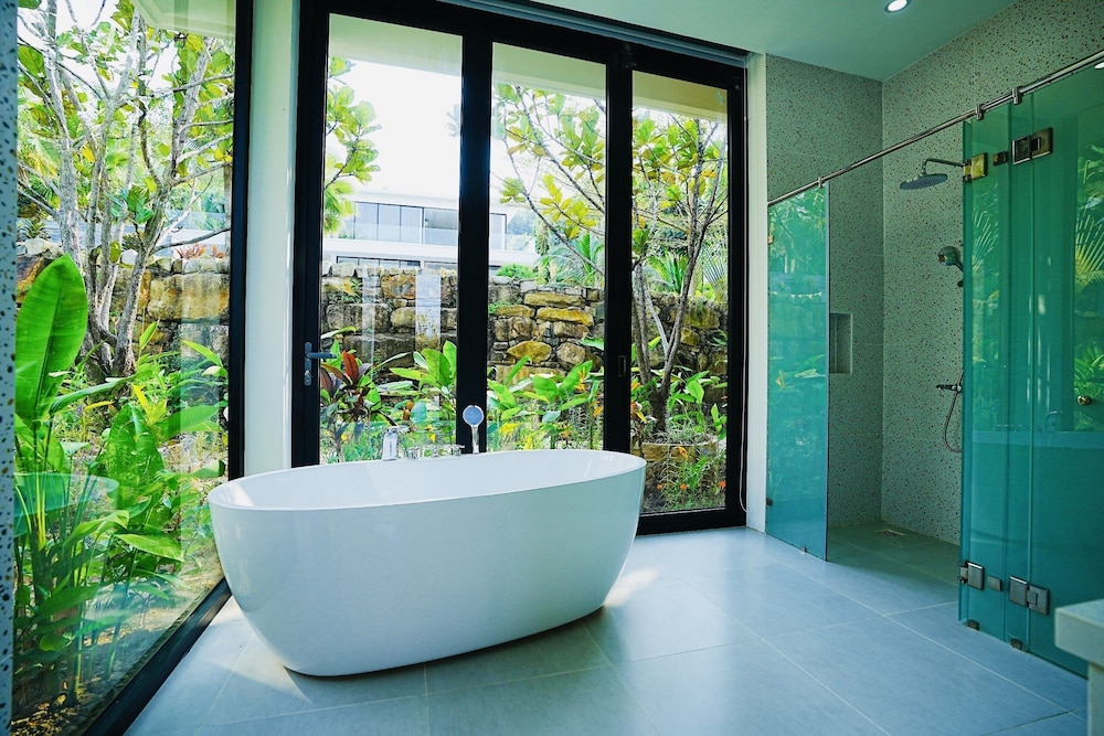 kiwuki beachfront villa