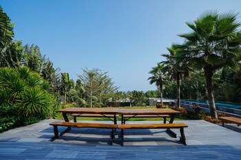 kiwuki beachfront villa