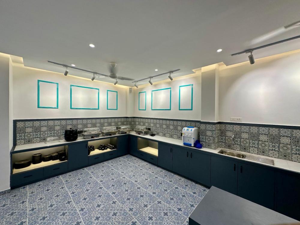 staybird divine suites business hotel