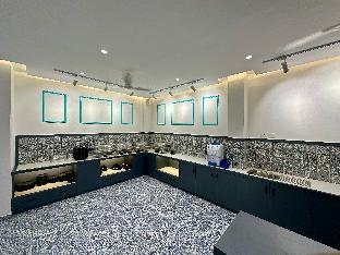 staybird divine suites business hotel