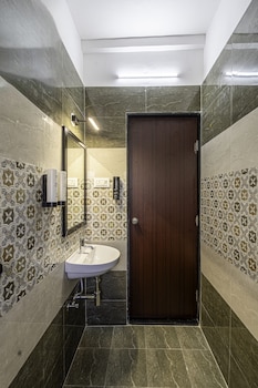 staybird divine suites business hotel