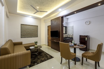 Staybird - Divine Suites, Business Hotel,Kharadi,3 star