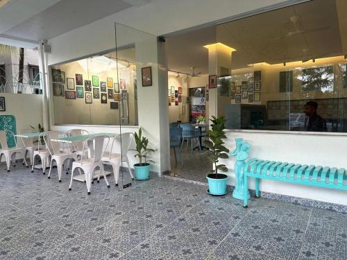 staybird divine suites business hotel