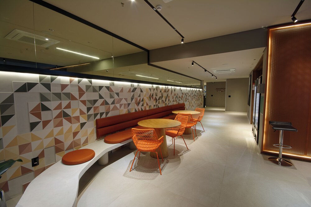 golden tower express nacoes unidas