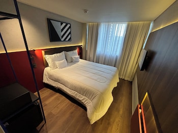 golden tower express nacoes unidas
