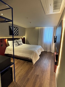 golden tower express nacoes unidas