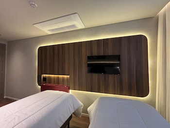 golden tower express nacoes unidas