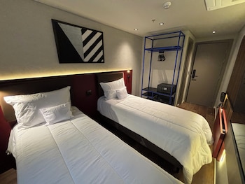 golden tower express nacoes unidas