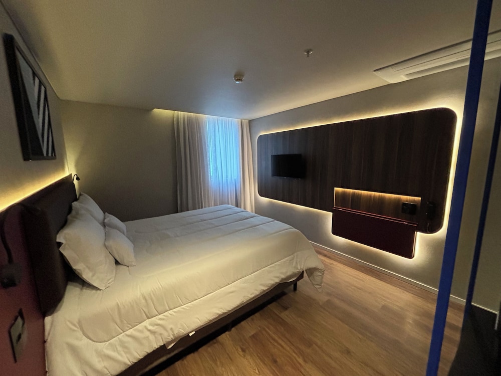 golden tower express nacoes unidas