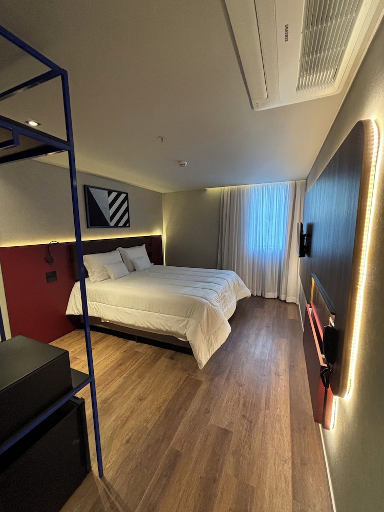 golden tower express nacoes unidas