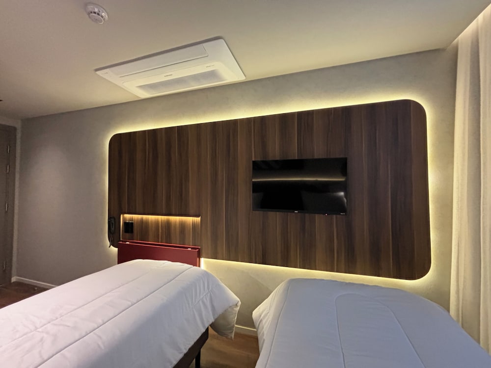 golden tower express nacoes unidas