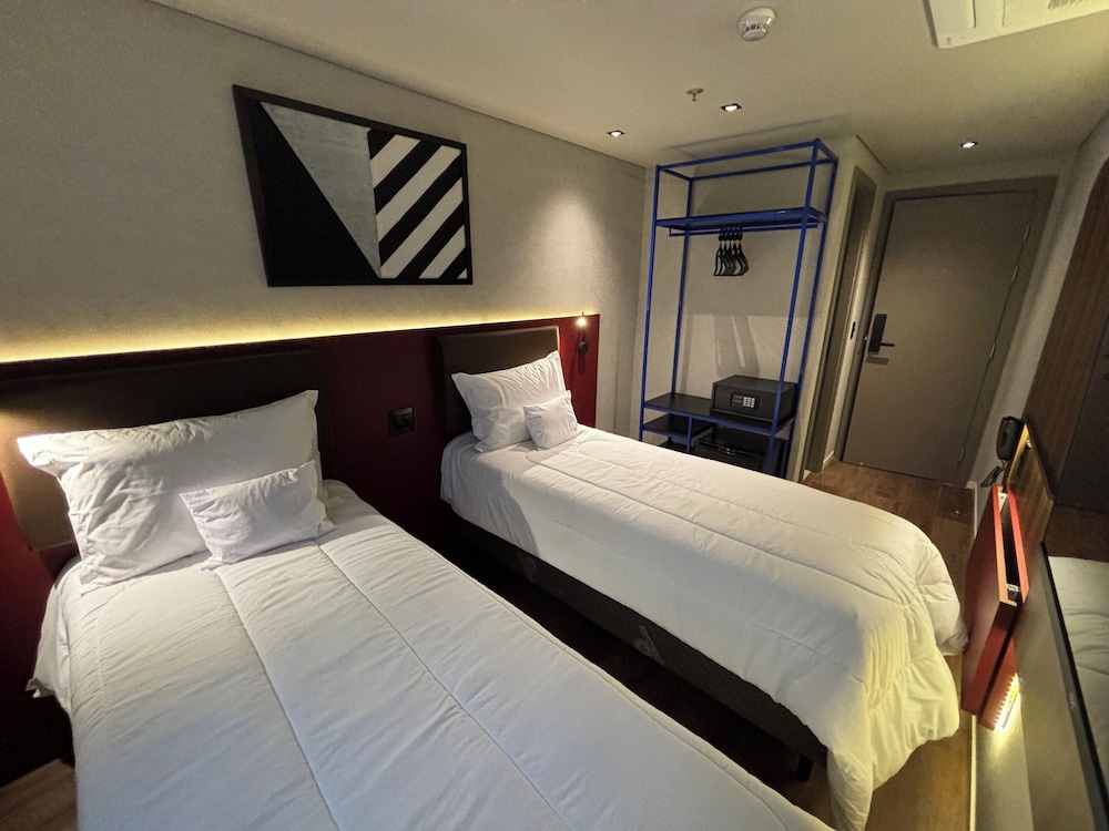 golden tower express nacoes unidas