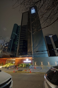 golden tower express nacoes unidas