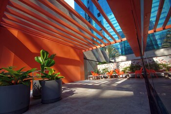 golden tower express nacoes unidas