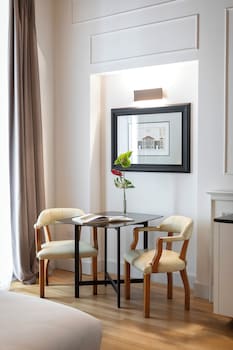 palazzo goldoni condotti collection