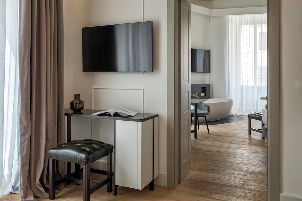 palazzo goldoni condotti collection