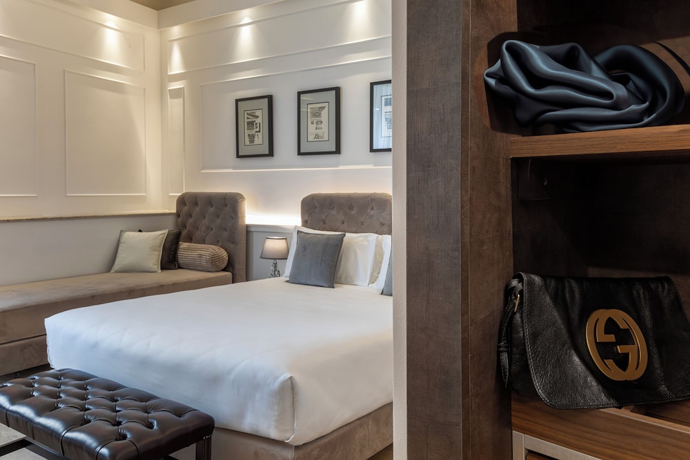 palazzo goldoni condotti collection