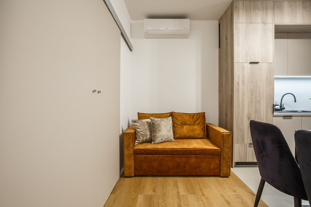 emihouse riverside apartments