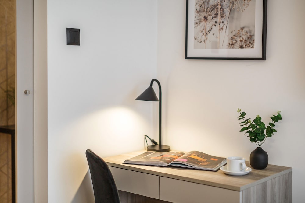 emihouse riverside apartments