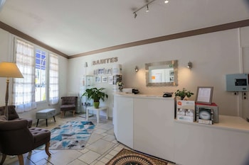 Brit Hotel Bleu Nuit,1 Rue Pasteur,3 star