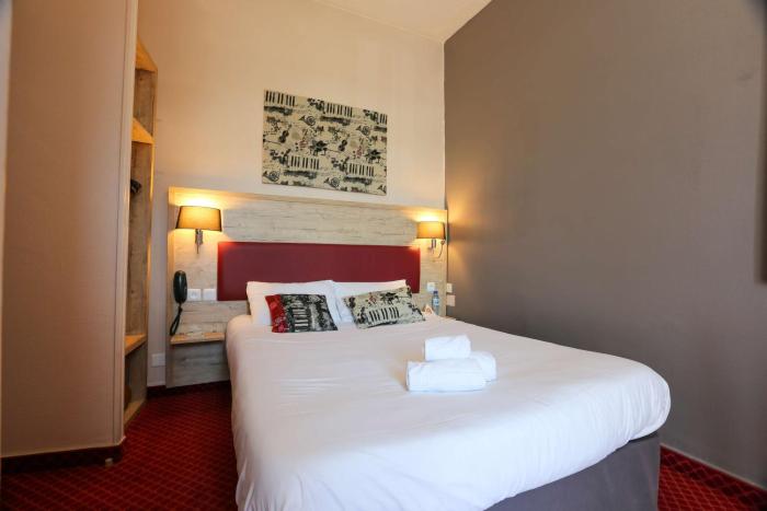 brit hotel bleu nuit