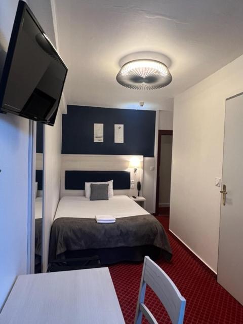 brit hotel bleu nuit