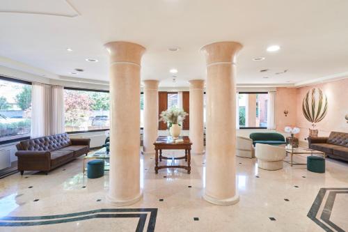 hotel cyrano